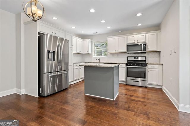 2952 Palm Drive, East Point, GA 30344