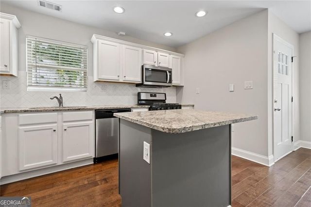2952 Palm Drive, East Point, GA 30344