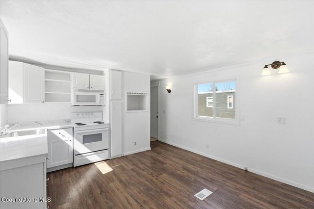 10657 N Benoit ST, Hayden, ID 83835