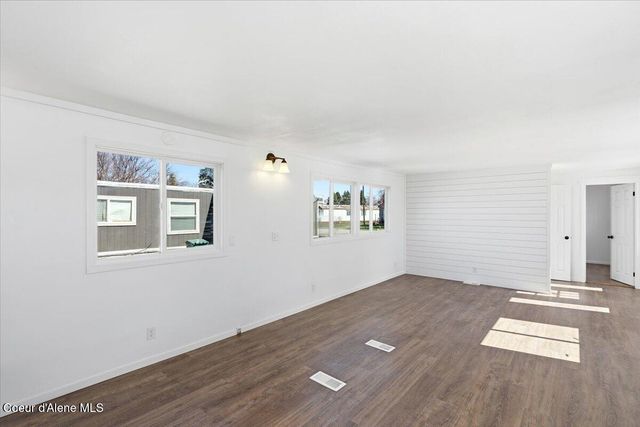 10657 N Benoit ST, Hayden, ID 83835