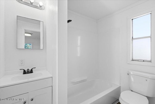 10657 N Benoit ST, Hayden, ID 83835