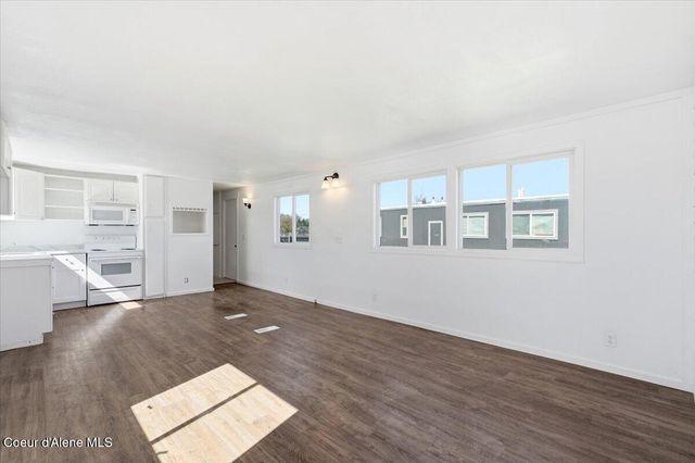 10657 N Benoit ST, Hayden, ID 83835