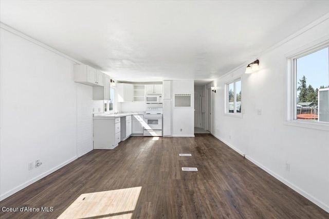 10657 N Benoit ST, Hayden, ID 83835