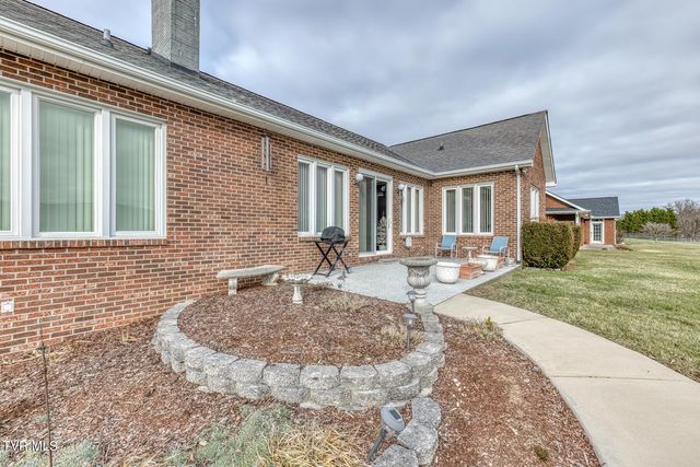 229 Country Meadow Circle, Bristol, TN 37620