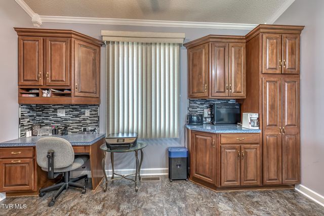 229 Country Meadow Circle, Bristol, TN 37620