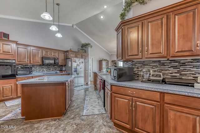 229 Country Meadow Circle, Bristol, TN 37620