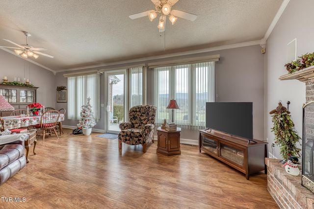 229 Country Meadow Circle, Bristol, TN 37620