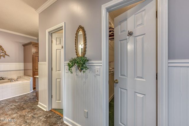 229 Country Meadow Circle, Bristol, TN 37620