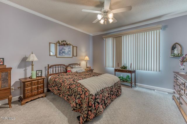 229 Country Meadow Circle, Bristol, TN 37620