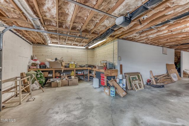 229 Country Meadow Circle, Bristol, TN 37620