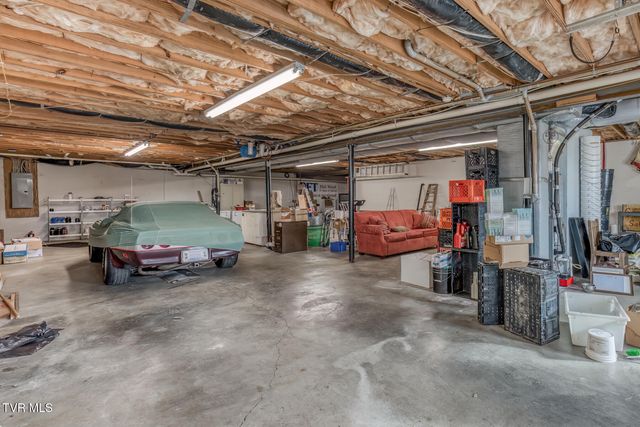 229 Country Meadow Circle, Bristol, TN 37620