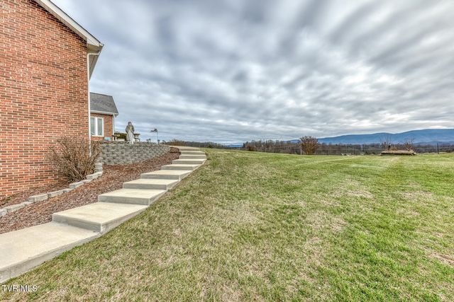 229 Country Meadow Circle, Bristol, TN 37620