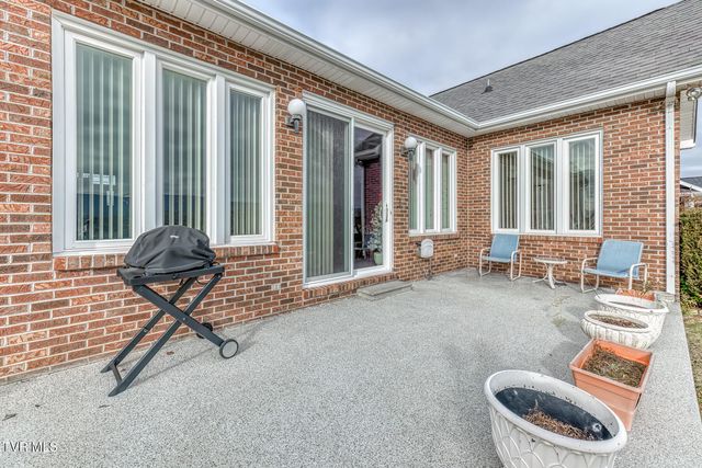 229 Country Meadow Circle, Bristol, TN 37620