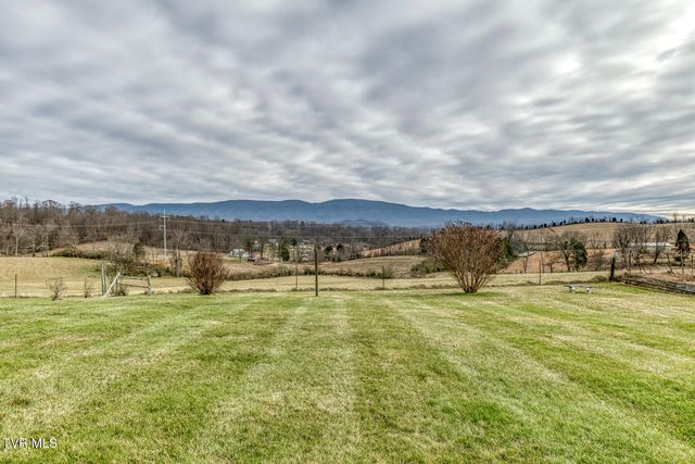 229 Country Meadow Circle, Bristol, TN 37620