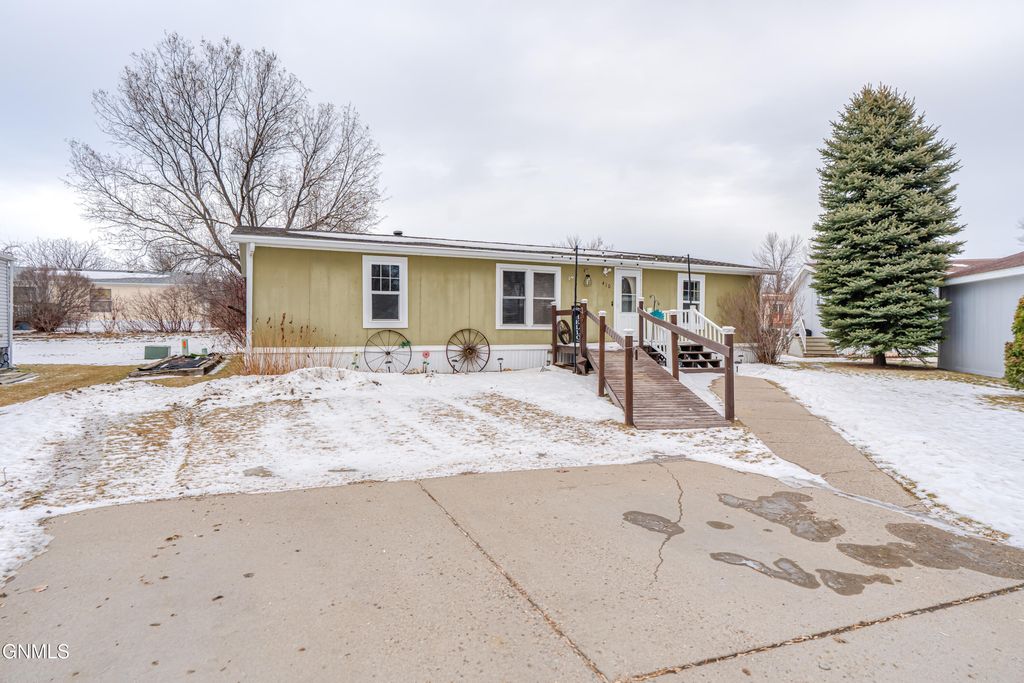 2500 Centennial Road, Bismarck, ND 58503