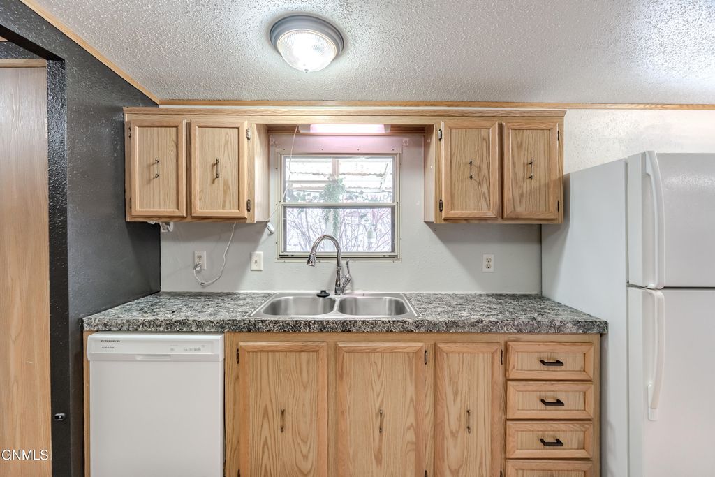 2500 Centennial Road, Bismarck, ND 58503 photo 17