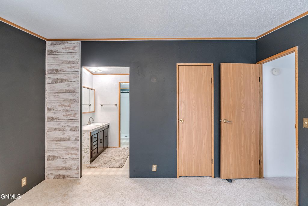 2500 Centennial Road, Bismarck, ND 58503 photo 33