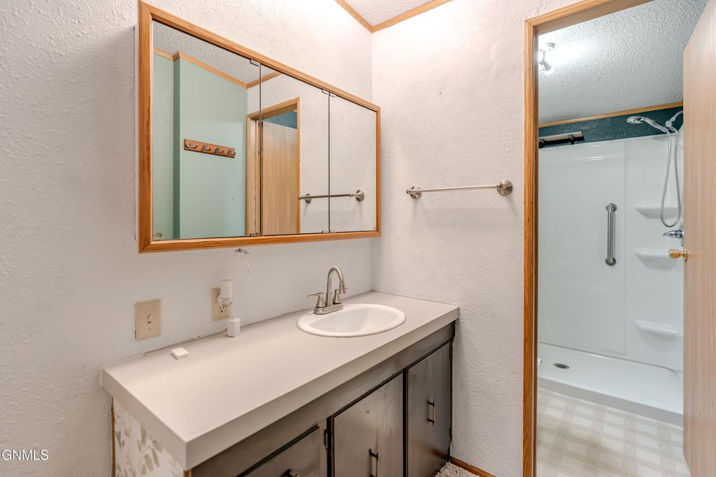 2500 Centennial Road, Bismarck, ND 58503 photo 35