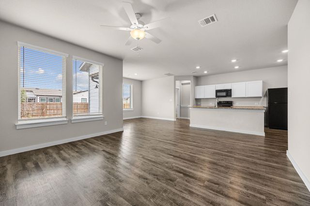 20104 Travis DR A, Lago Vista, TX 78645