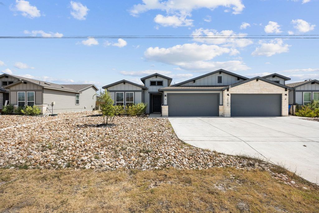 20104 Travis DR A, Lago Vista, TX 78645