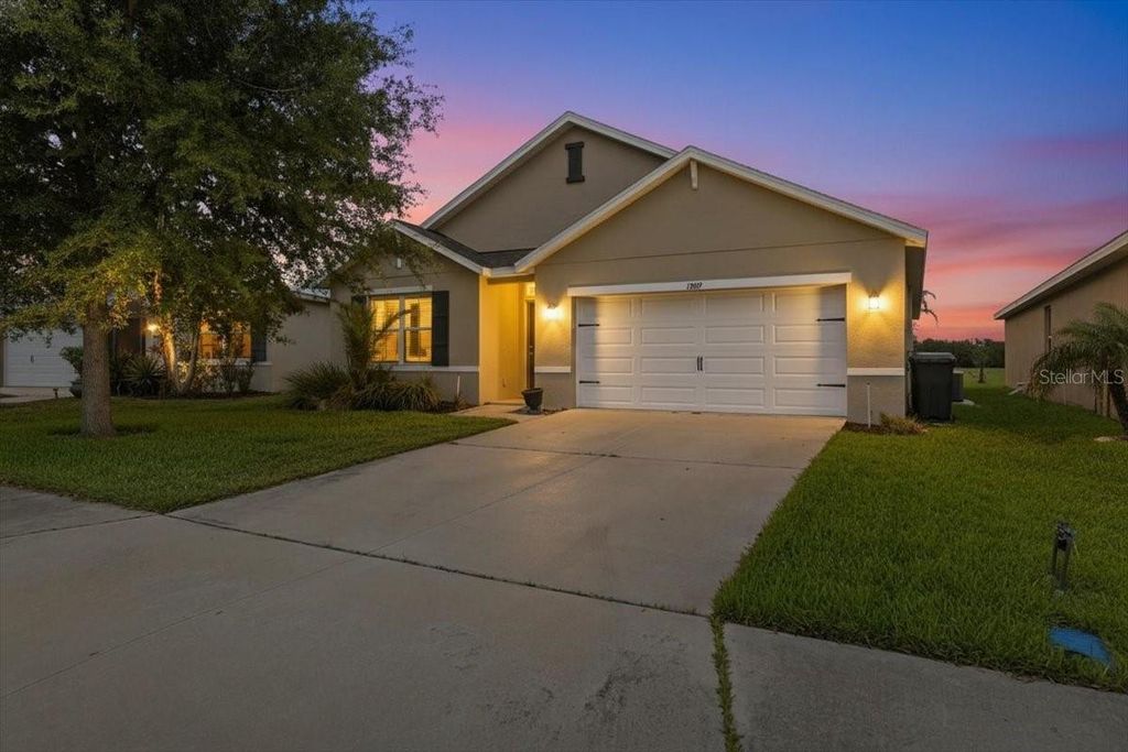 Image 4 of property listing at 15769 HIGH BELL PLACE, Bradenton, FL 34212