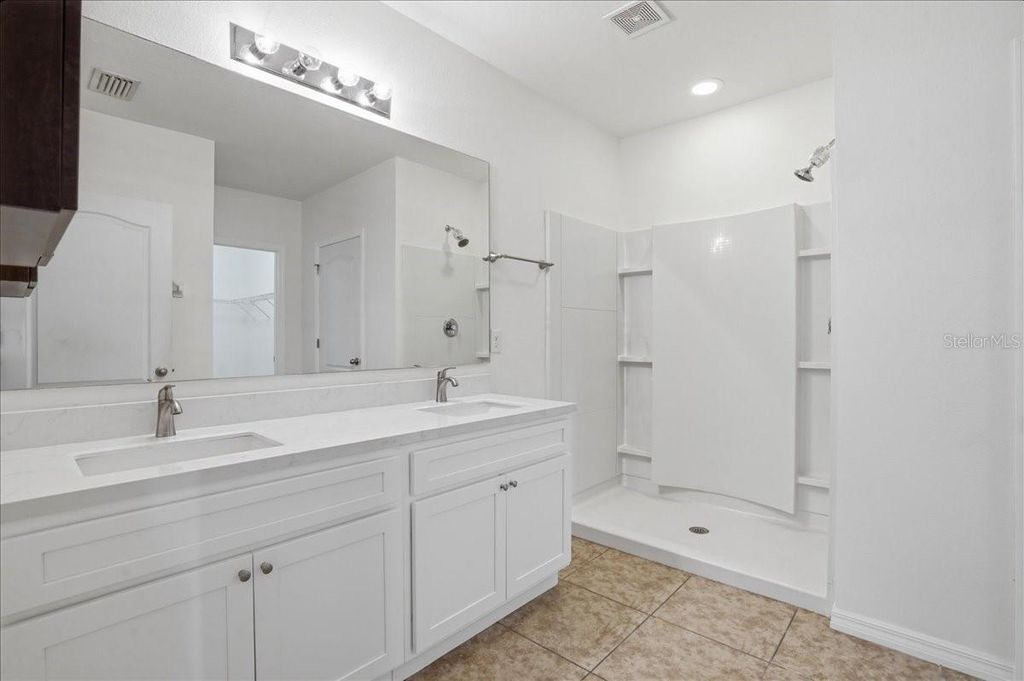 Image 32 of property listing at 15769 HIGH BELL PLACE, Bradenton, FL 34212