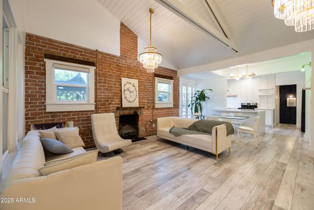 1110 E MCKINLEY Street, Phoenix, AZ 85006