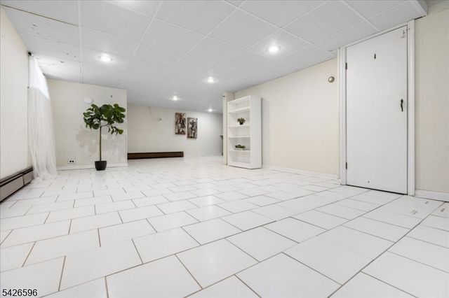 44 Maple Ave, Flemington Boro, NJ 08822