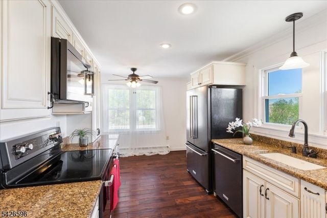 44 Maple Ave, Flemington Boro, NJ 08822