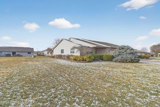 523 Woodpointe Drive, Woodville, OH 43469