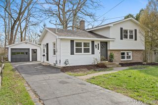1510 Southlawn Drive, Wyoming, MI 49509