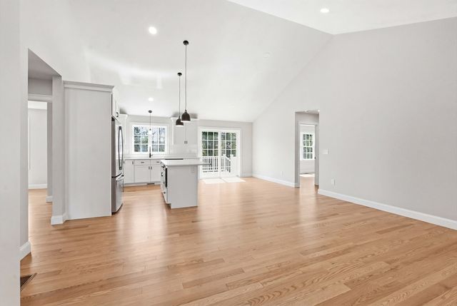 10 Foster Rd, West Brookfield, MA 01585