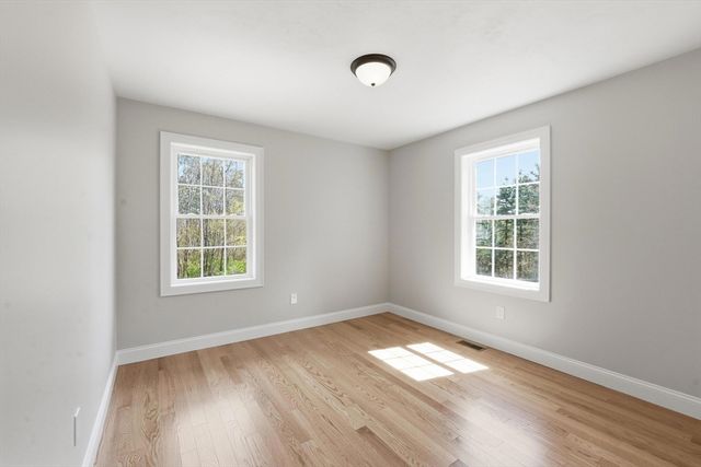 10 Foster Rd, West Brookfield, MA 01585