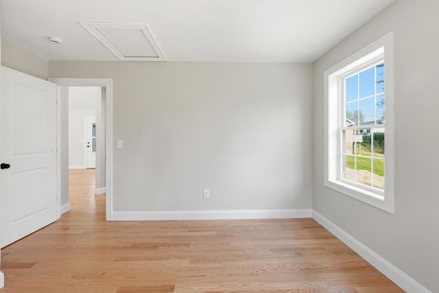 10 Foster Rd, West Brookfield, MA 01585