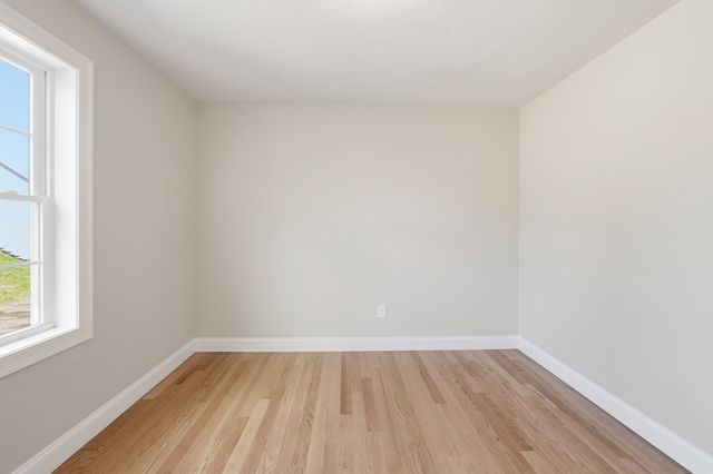 10 Foster Rd, West Brookfield, MA 01585