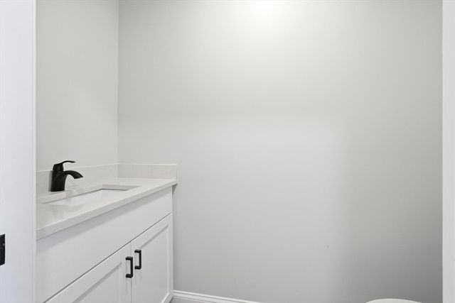 10 Foster Rd, West Brookfield, MA 01585