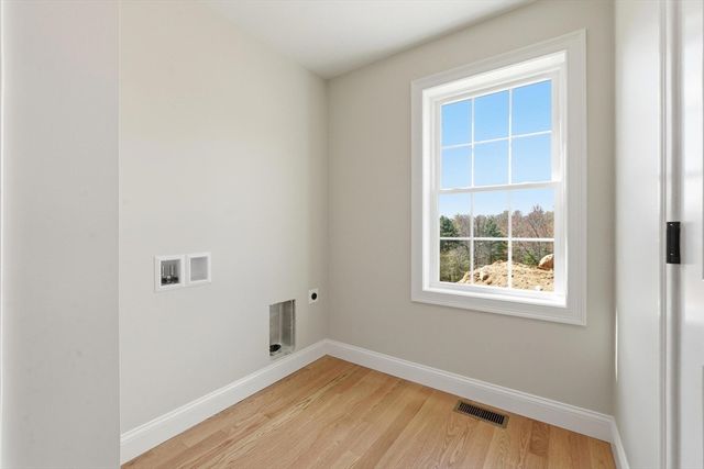10 Foster Rd, West Brookfield, MA 01585