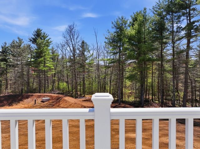 10 Foster Rd, West Brookfield, MA 01585