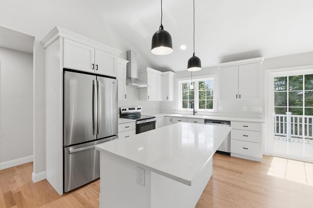 10 Foster Rd, West Brookfield, MA 01585