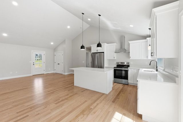 10 Foster Rd, West Brookfield, MA 01585