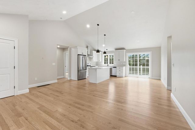 10 Foster Rd, West Brookfield, MA 01585