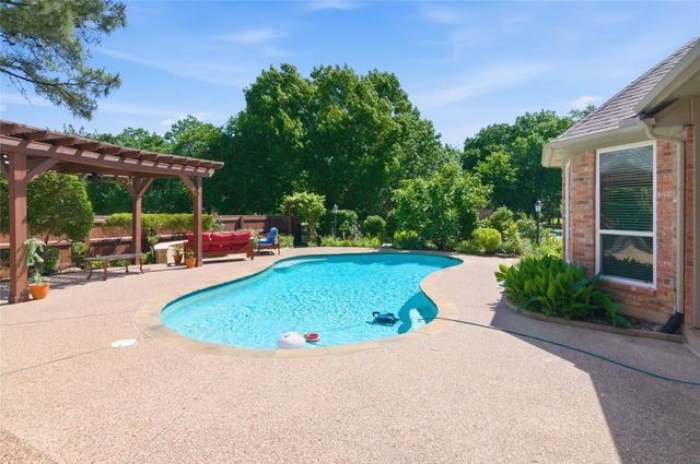 2702 Cottonwood Lane, Colleyville, TX 76034