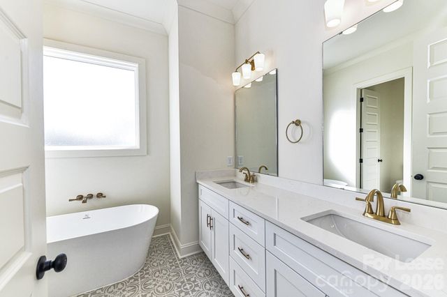 121 W F Street, Kannapolis, NC 28081