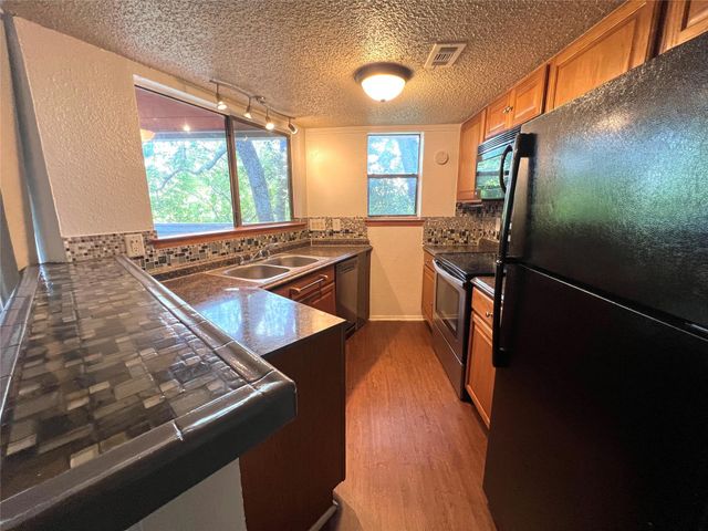 2500 Burleson RD 622, Austin, TX 78741