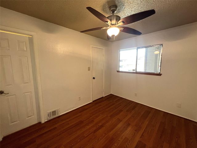 2500 Burleson RD 622, Austin, TX 78741