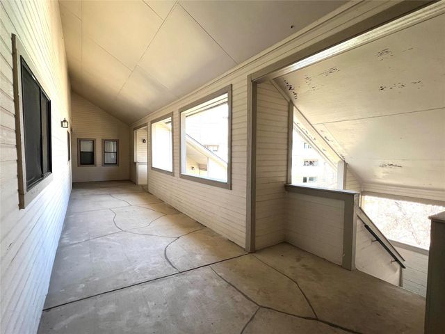 2500 Burleson RD 622, Austin, TX 78741