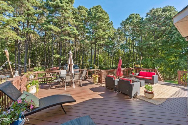 4 Scottsdale Court, Jackson, NJ 08527