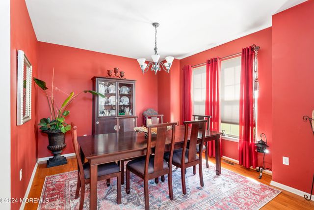 4 Scottsdale Court, Jackson, NJ 08527