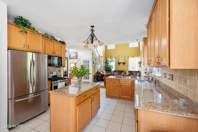 4 Scottsdale Court, Jackson, NJ 08527