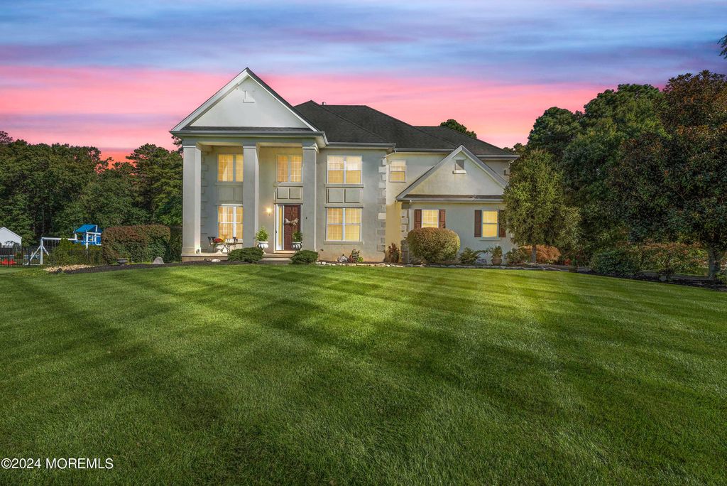 4 Scottsdale Court, Jackson, NJ 08527